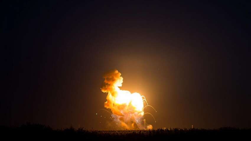 Жирні прильоти у РФ: уражені два найважливіші для ворога об'єкти Жирні прильоти у РФ: уражені два найважливіші для ворога об'єкти