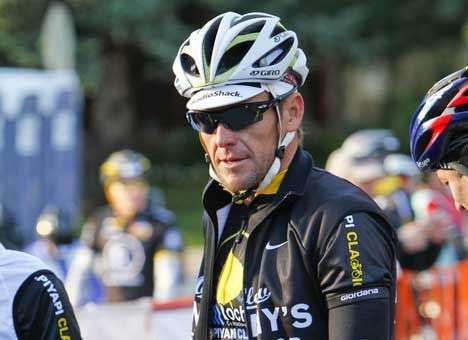 Велогонщик Армстронг расскажет о допинге Опре