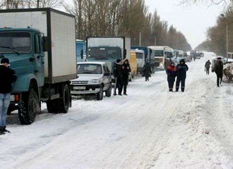 Москва встала в многокилометровых пробках