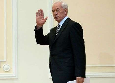 Ради денег МВФ Азаров готов повысить тарифы на коммуналку