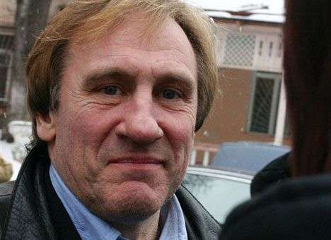 Депардье хотят женить на питерском сенаторе