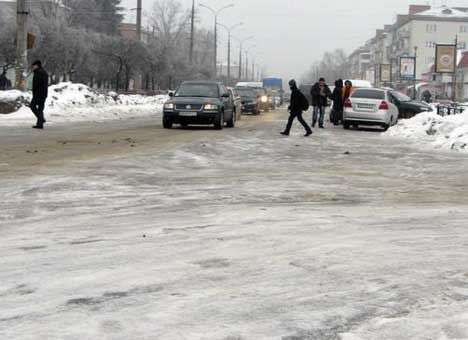 Гололед в Житомире за сутки покалечил 120 человек