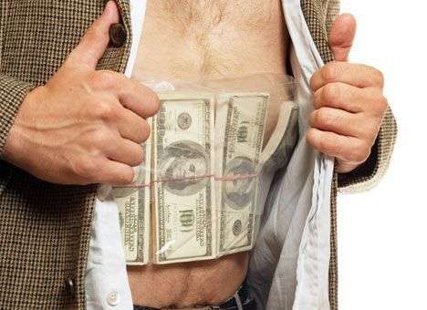 Каждый третий украинец доверяет доллару как самому себе