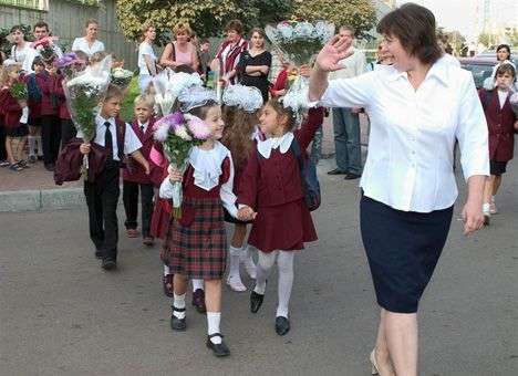 Школам рассказали, как законно брать с родителей деньги