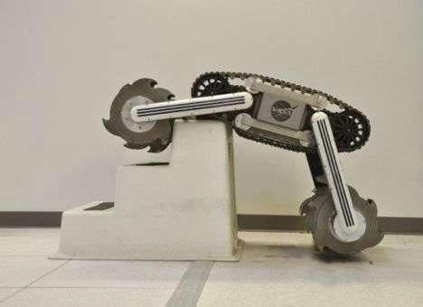 НАСА создает робота для добычи воды на Луне