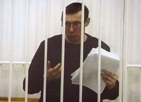 Тюремщики говорят, что Луценко выписали врачи. Европослы возмущены