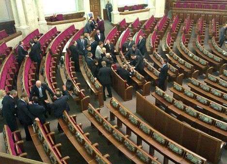 Нардепов попросят не отдавать детей в семьи «элтонов джонов»