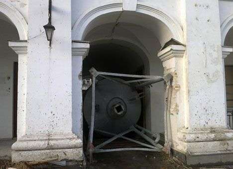 Застройщики Гостиного двора давят его защитников трактором