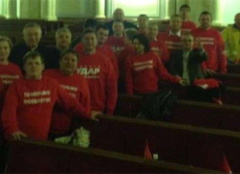 «Ударовцы» отдежурили вторую ночь в Раде (ВИДЕО)