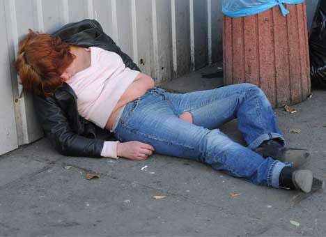 Коммунисты предлагают лечить алкоголиков как психбольных