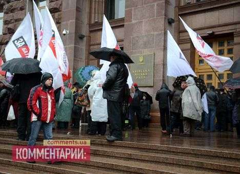 Под окнами Попова снова митингуют