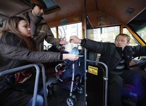 У Попова расписались в бессилии влиять на цены маршрутчиков