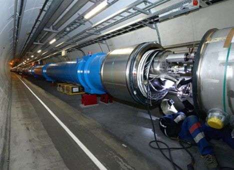 Большой адронный коллайдер остановлен на двухлетнюю модернизацию