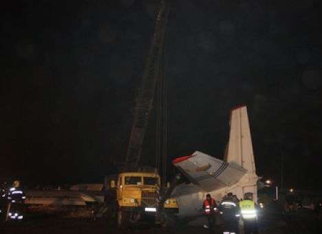 Семьям погибших при крушении самолета Одесса-Донецк выплатят по 100 тысяч