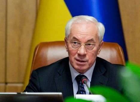 Азаров пообещал к весне открыть новый олимпийский центр