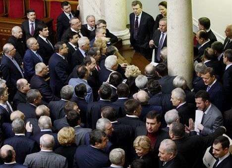 «Регионалам» требуется «директор парламента». Срочно