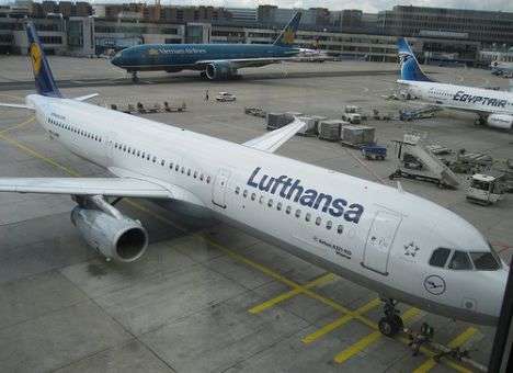 Lufthansa отменила 100 рейсов из-за снегопада