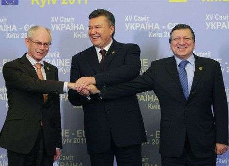 Украина надеется угодить ЕС до мая 2013 года