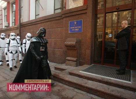 Анонимусы прислали Дарта Вейдера по душу Лавриновича (ВИДЕО)