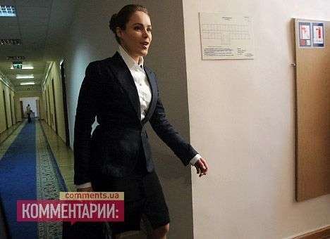 Азаров заставил нардепов внимательно слушать Королевскую