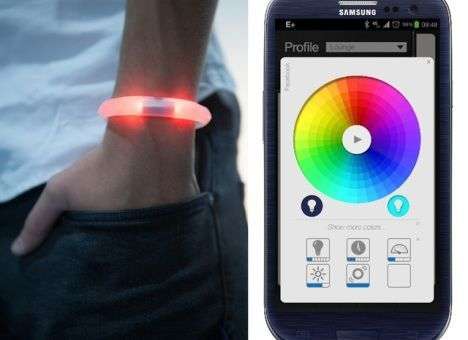 Разрабатывается световой браслет-компаньон для смартфона