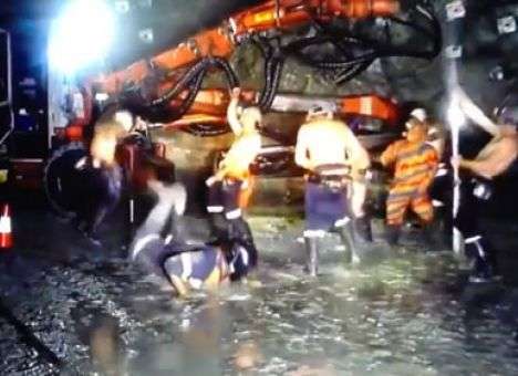 В Австралии золотодобытчиков уволили за «Harlem Shake» (ВИДЕО)