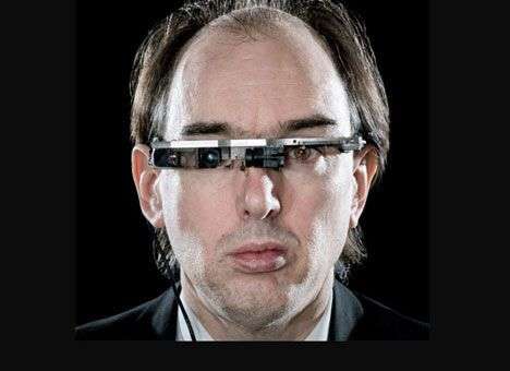 Стив Манн 35 лет носит компьютерные очки