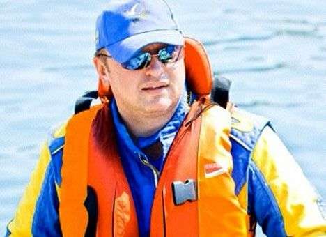 Новый губернатор Львовщины любит катера и рваные джинсы (ФОТО)