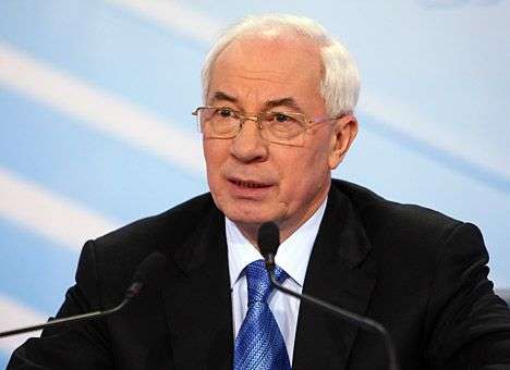 Азаров разрешил маркировать товар на языках нацменьшинств