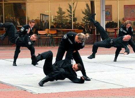 Рекламой на радио «Шансон» заинтересовались бойцы «Титана» по всей стране