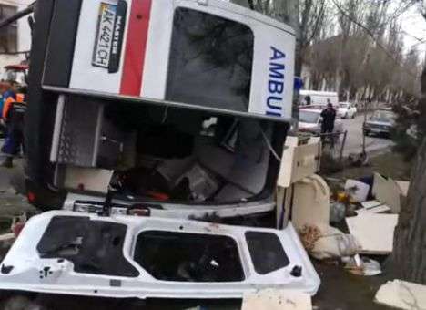 В Крыму «скорая» попала в ДТП. Погибла фельдшер, пятеро в больнице (ВИДЕО)