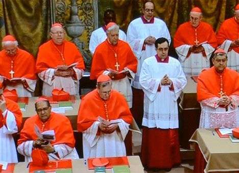 В Ватикане снова не выбрали Папу