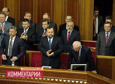 Оппозиция пугает Азарова скорой отставкой и минимальной пенсией