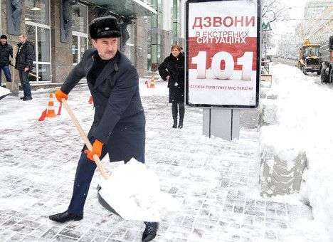 Почему Попов и Азаров не могут не врать киевлянам