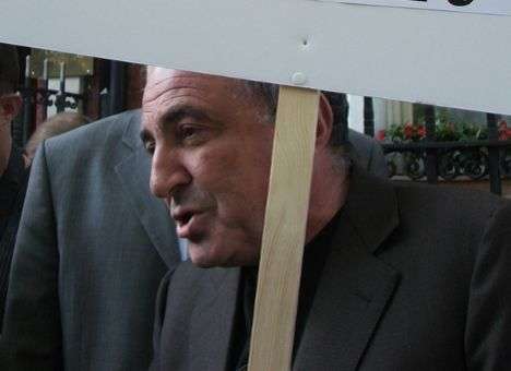 Причиной смерти Березовского стало повешение - экспертиза (ДОКУМЕНТ)