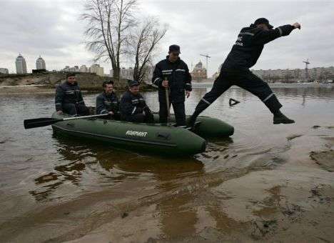 Попов занялся весенним разгоном крокодилов