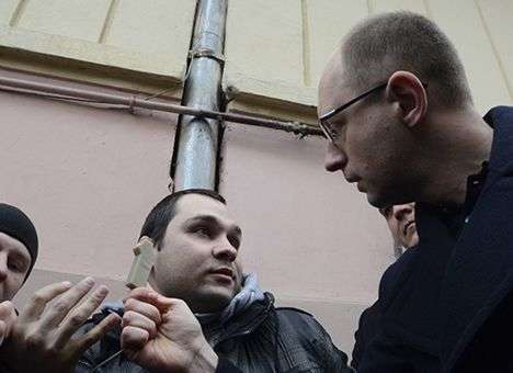 В Черновцах за Яценюком велась слежка (ВИДЕО)