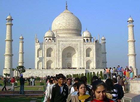 Из-за изнасилований поток туристов в Индию сократился на 25%