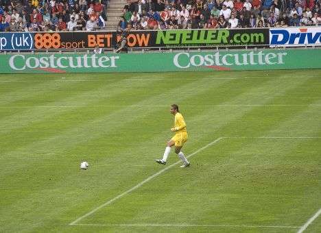 Экс-игрок сборной Англии уехал играть в Исландию