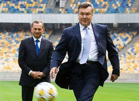 Президент Янукович рекомендовал ФФУ развивать футбол в регионах