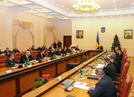Комитеты ВР показали правительству Азарова «красную карточку»