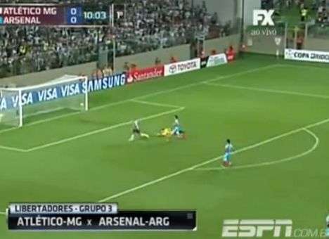 Игроки «Арсенала» подрались с полицией (ВИДЕО)