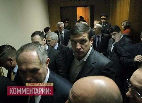 Ефремов обещает показать списки участников выездного заседания Рады