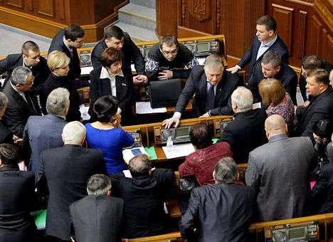 Чемоданное настроение коммунистов