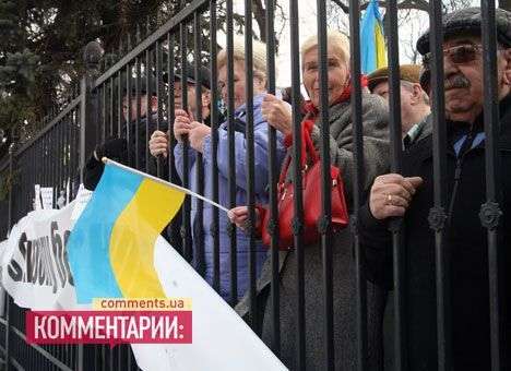 Азаров признался, что в восторге от митингов