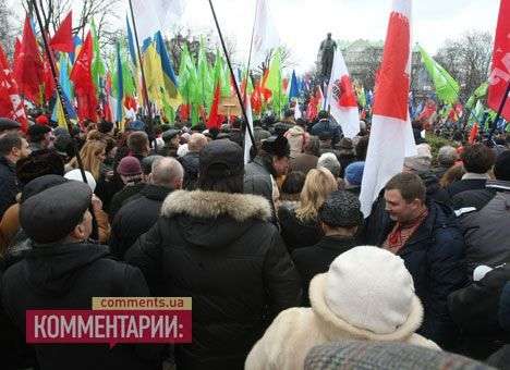 Во время митинга оппозиции милиция отсиделась в автобусах (ФОТО)