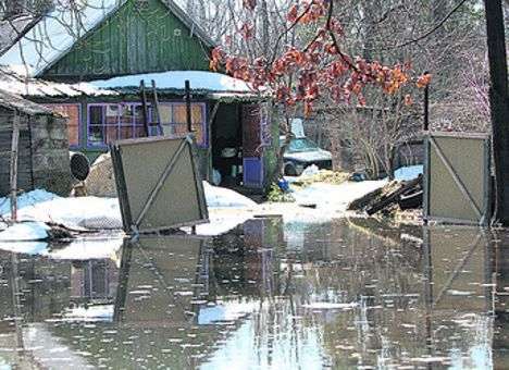 Потоп, которым так пугали киевлян, пришел на Киевщину: вода добралась в дома