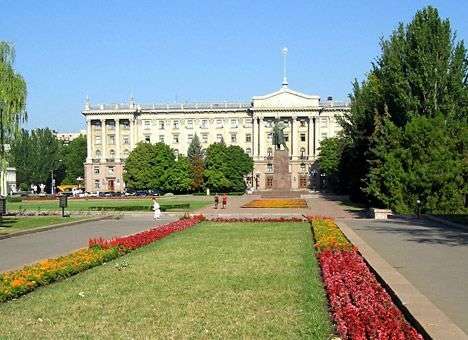 Президент еще не приехал, а николаевская ГАИ уже предупреждает