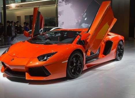 Полицейские в Дубае будут патрулировать город на Lamborghini