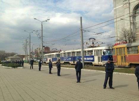 Харьковская оппозиция грозится привести людей в гости к Кернесу